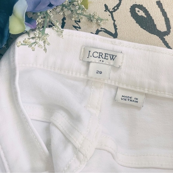 🏷️ 4/$25 J. Crew Classic Denim Shorts in White, Size 29 - Picture 8 of 9